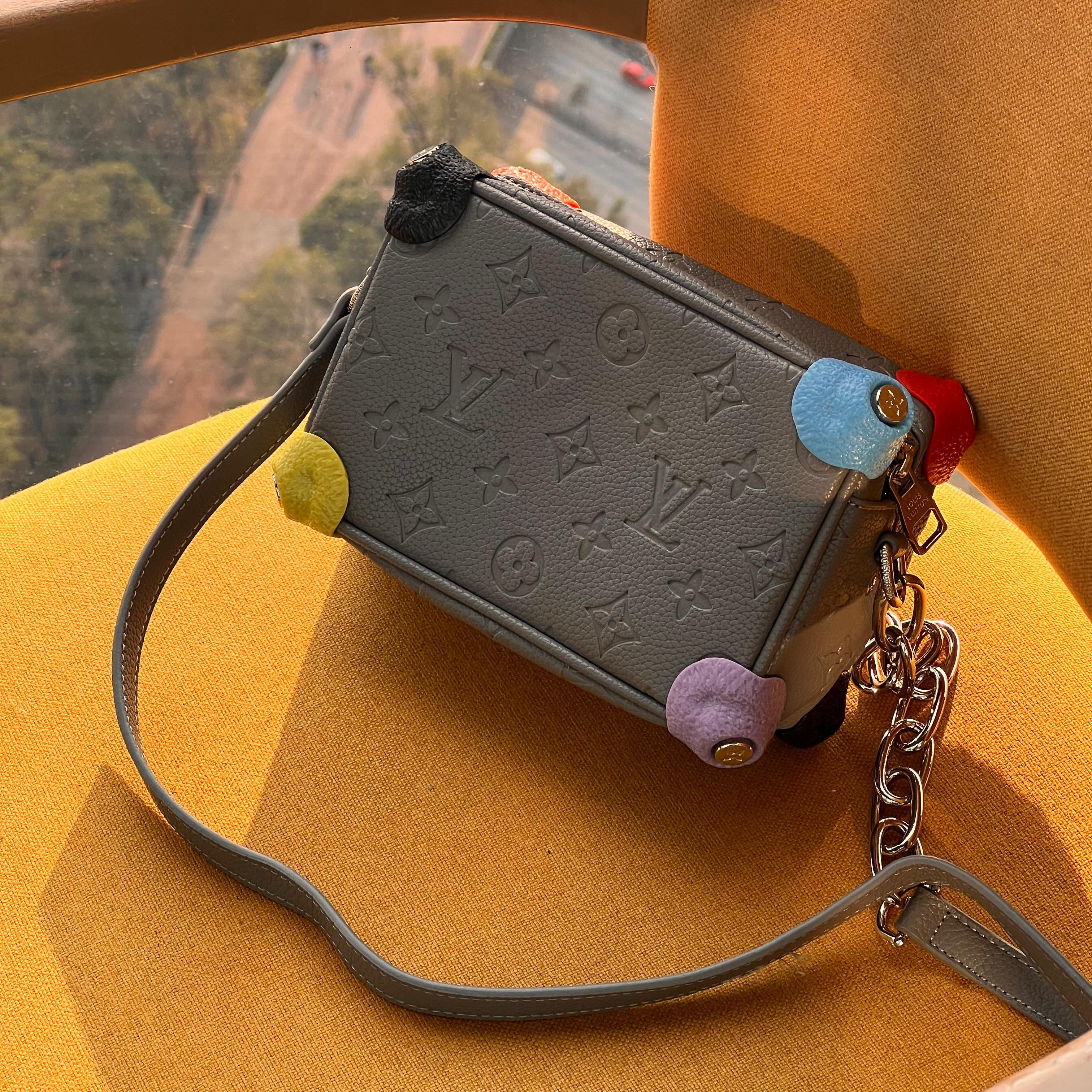 Bolso mini soft Louis Vuitton